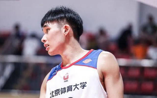 CBA选秀前瞻：新星争夺激烈，球队需择优选秀